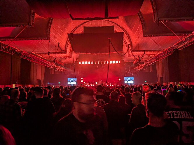 PXL_20251111_203105597